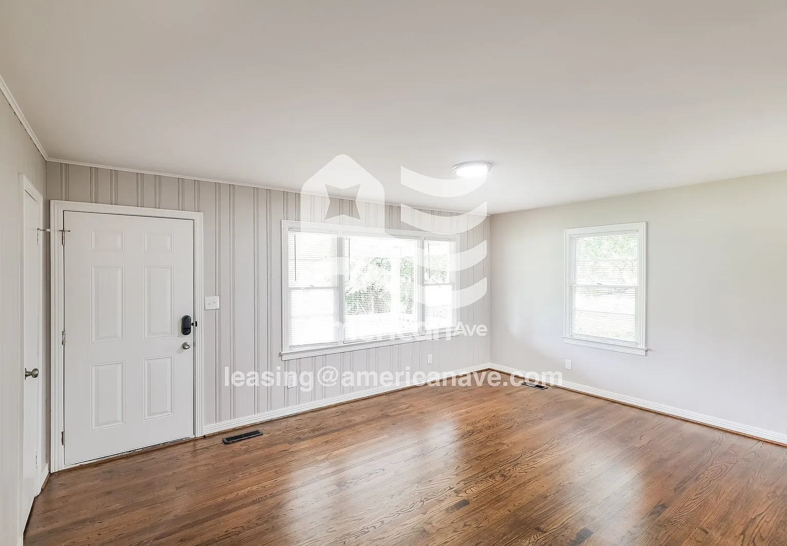 3 bed, 1.0 bath, 1144 sqft, $1,145 — Photo 4