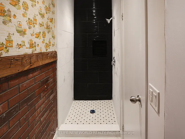 32 Pendeen Ave — Photo 36