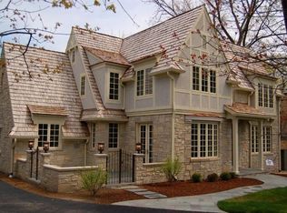 253 Oak Knoll Ter, Highland Park, IL 60035