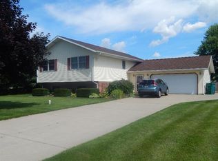 679 W Kolar Dr, La Porte, IN 46350