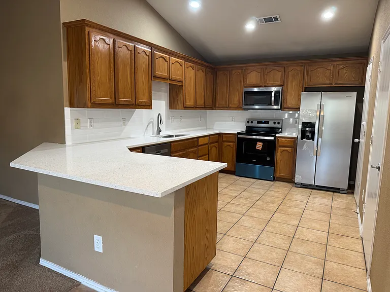 2152 Ingrid Ln — Photo 5