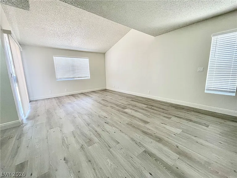 5187 Greene Ln #B — Photo 4