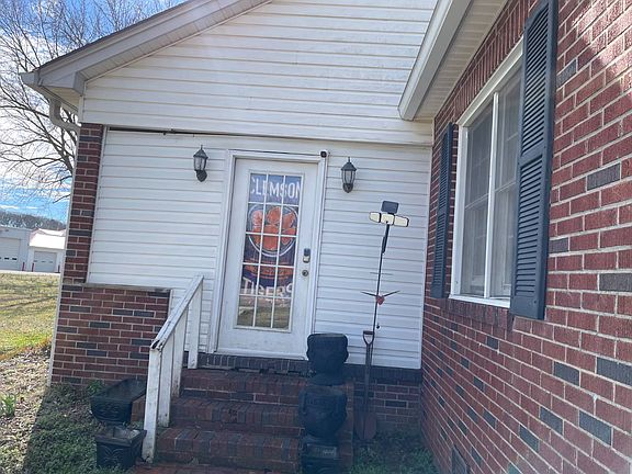 4th image of 101 Firetower Rd