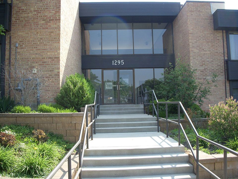 1st image of 1295 N Sterling Ave Unit 207