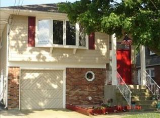 8 Morton Ave, East Rockaway, NY 11518