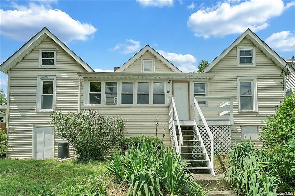 120 Wawayanda Avenue, Middletown, NY 10940 Zillow