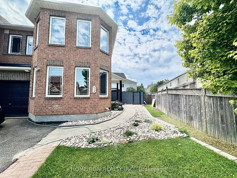 52 Collington St — Photo 2
