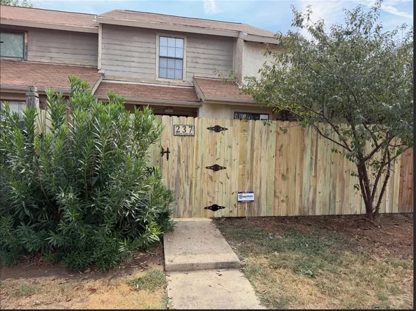 237 Shady Lane Dr, Fort Worth, TX 76112