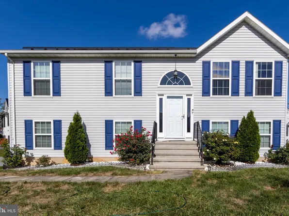 18500 Bull Run Dr, Hagerstown, MD 21740