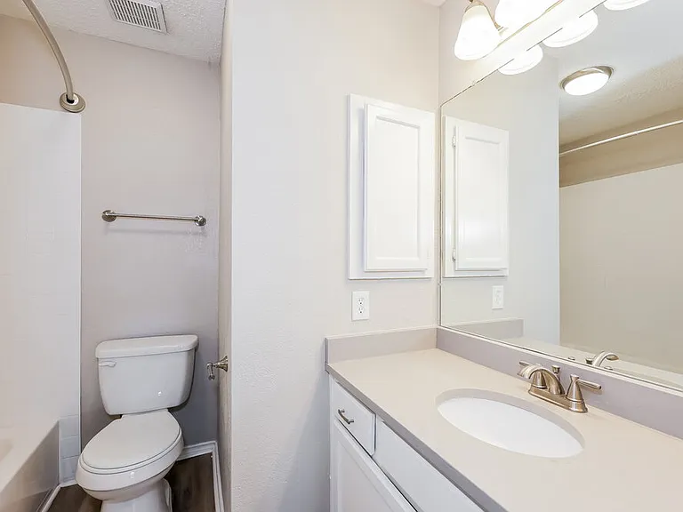922 Elliott Dr — Photo 14