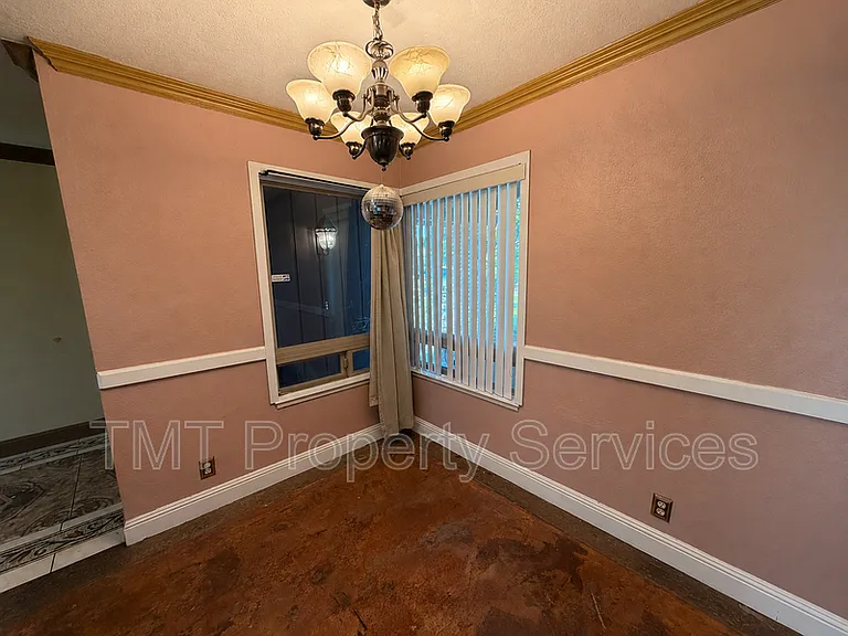 930 Graywood Cir — Photo 10