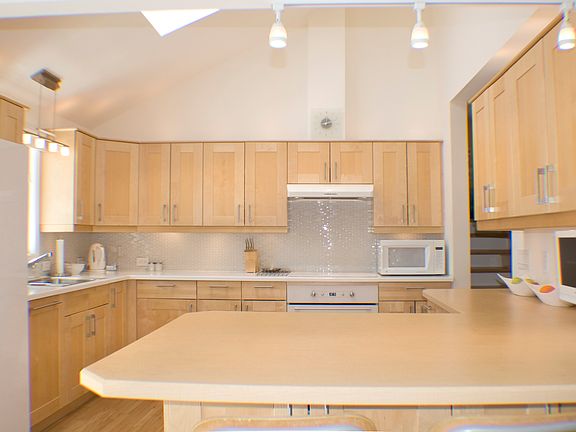2nd image of 619 Cleavland Dr