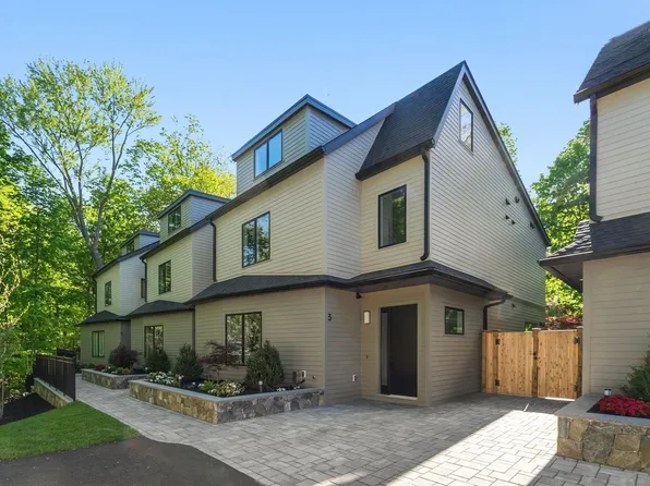956 Walnut St #2, Newton Highlands, MA 02461