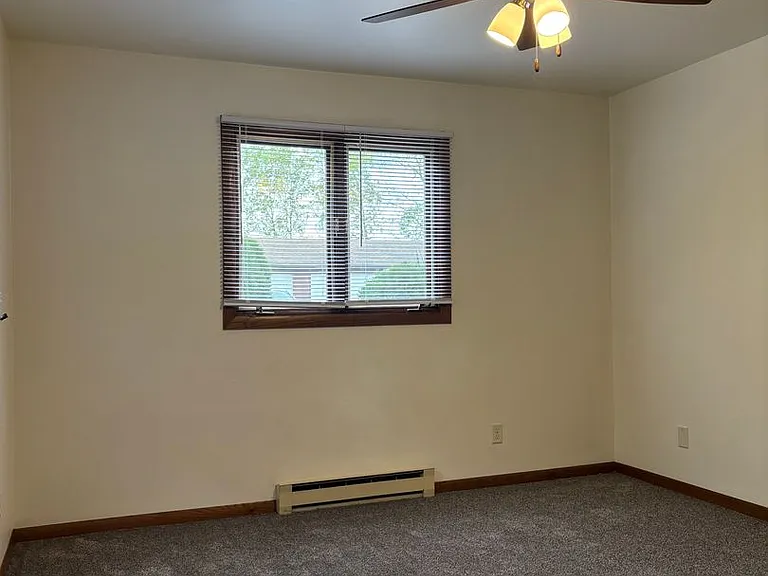 4651 Governors Dr — Photo 6