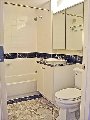 Rented by Avenues Real Estate | media 39