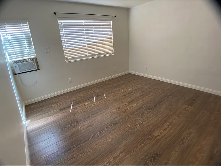 3655 Mount Vernon Ave — Photo 12