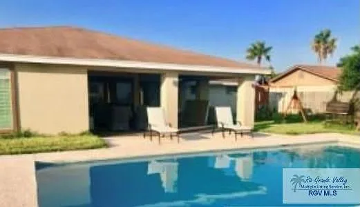 4 bed, 3.0 bath, 2020 sqft, $2,850 — Photo 3