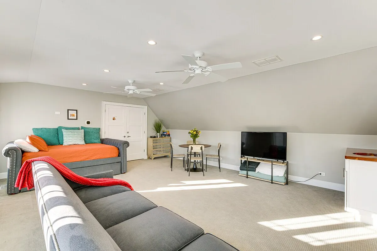 Living Room - 408 Owen Ct #ID1305915P