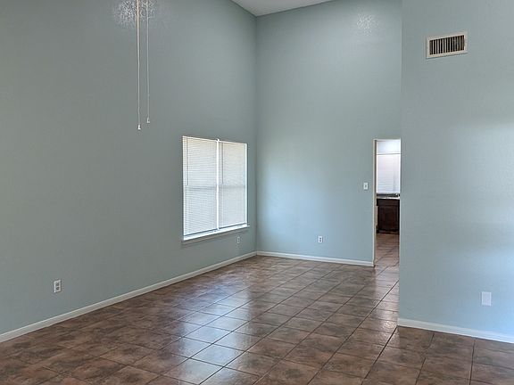 3rd image of 2501 Slaton Dr