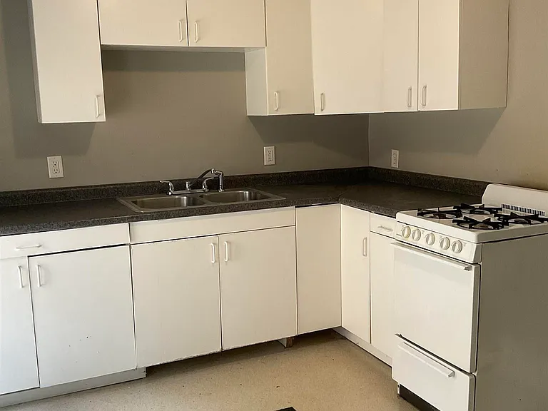 1637 Saint Marys Ave — Photo 3