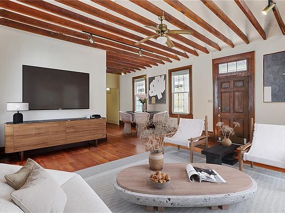 3rd image of 2359 Laurel St #2359