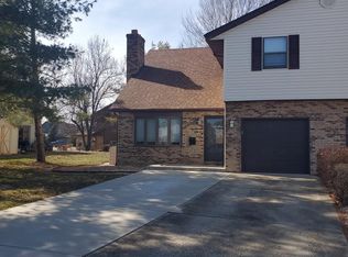 105 Marmont Ct, Belleville, IL 62221