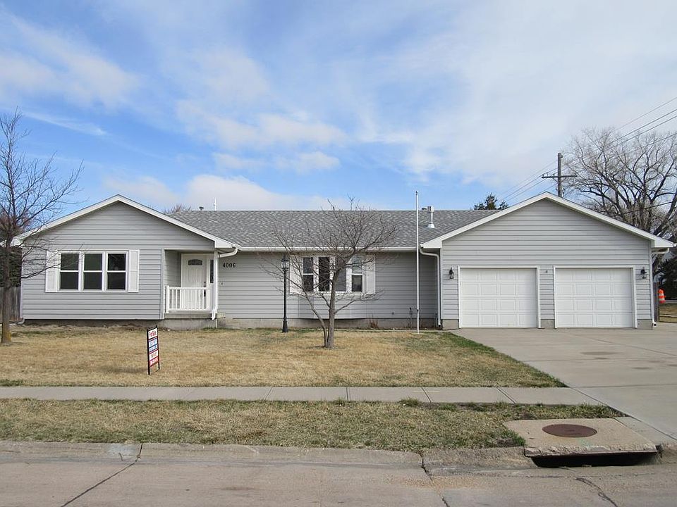 1st image of 4006 Palace Dr
