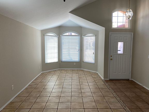 2nd image of 1094 W Myrna Ln