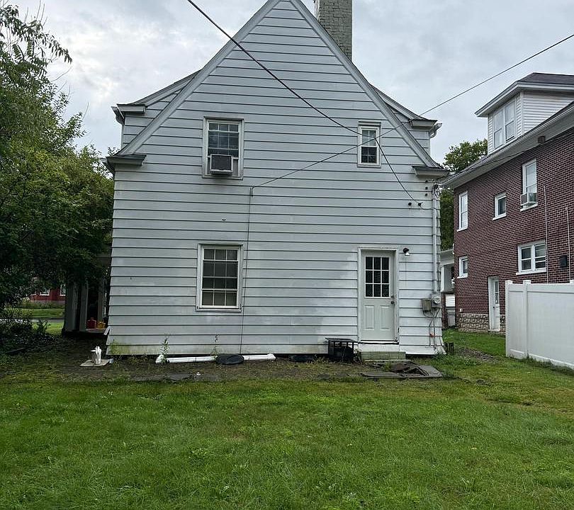 2nd image of 1208 Walnut St