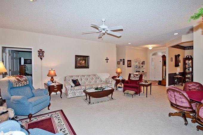 1st image of 2 Deerhurst Ln