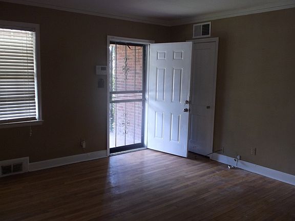 3rd image of 117 N Holmes St