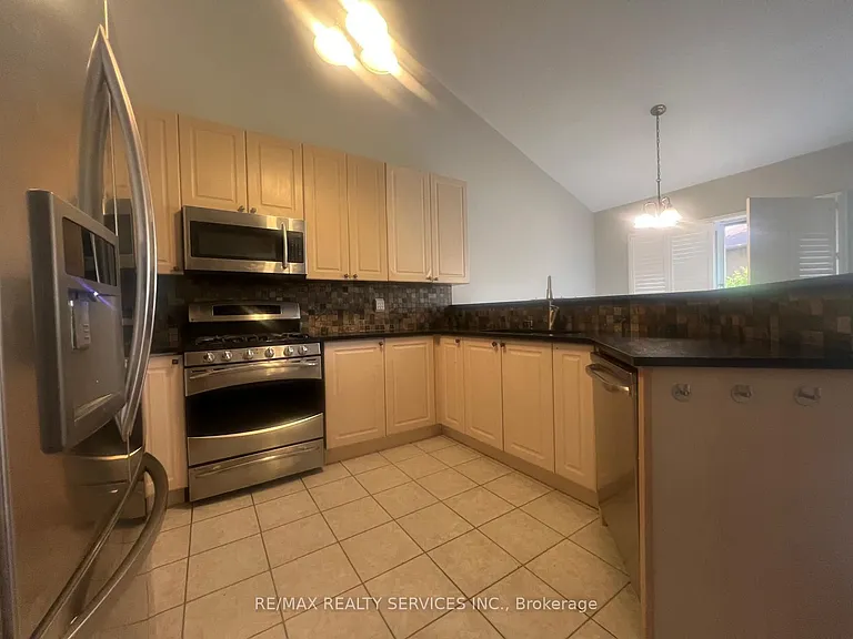 7 Ladywood Ct — Photo 5