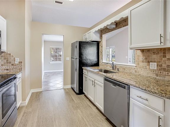 5th image of 35804 Dawn Dr