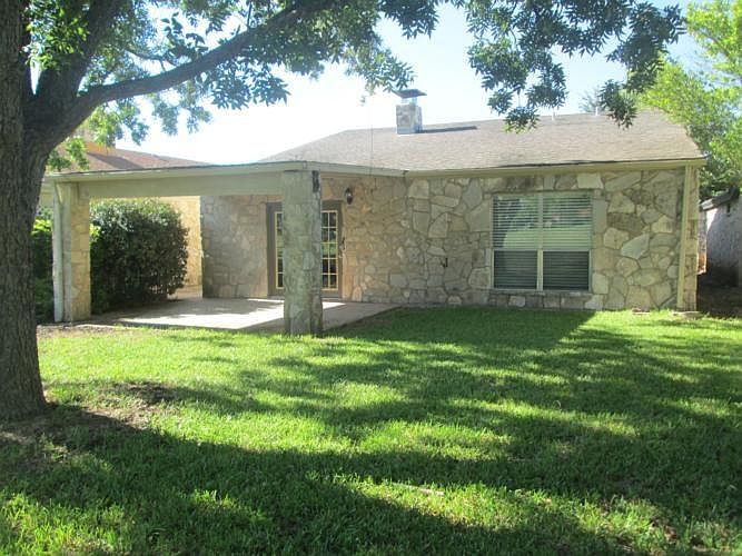 1st image of 387 Englewood Dr