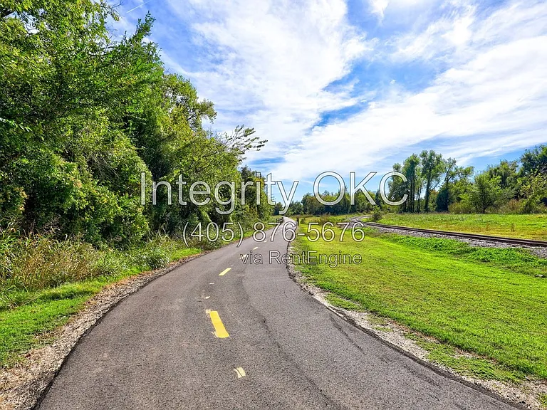 1713 N Page Ave — Photo 45