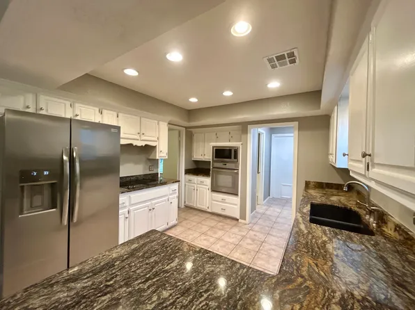 908 Richmond Rd, Edmond, OK 73034
