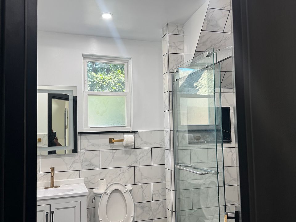 2nd image of 1950 Kennedy Blvd #2