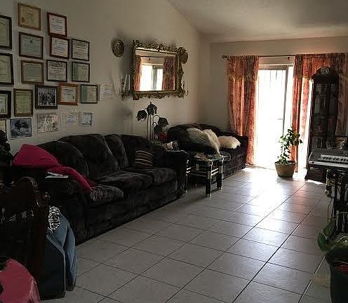3rd image of 10904 Highwood Way