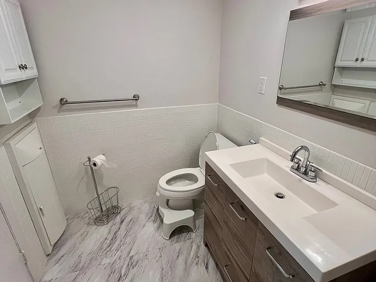 20 Hammond Pond Pkwy #607 — Photo 13
