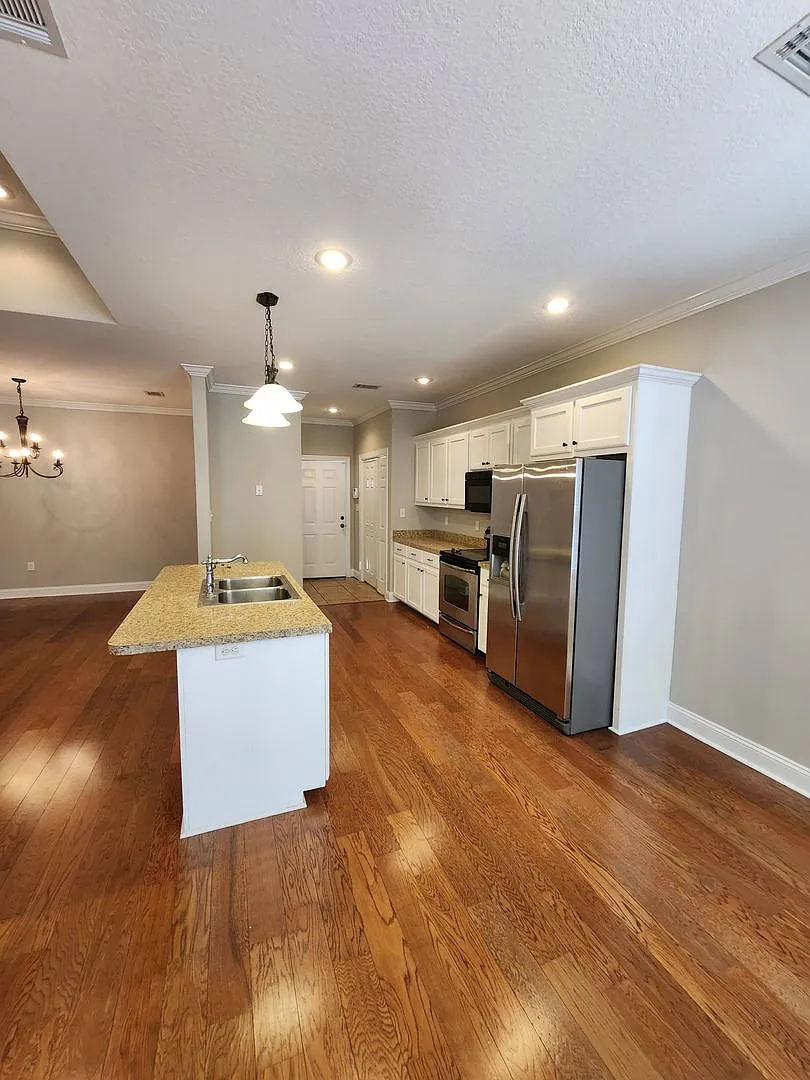 Charming 3-Bedroom Home with Modern Features in Valdosta — Photo 3