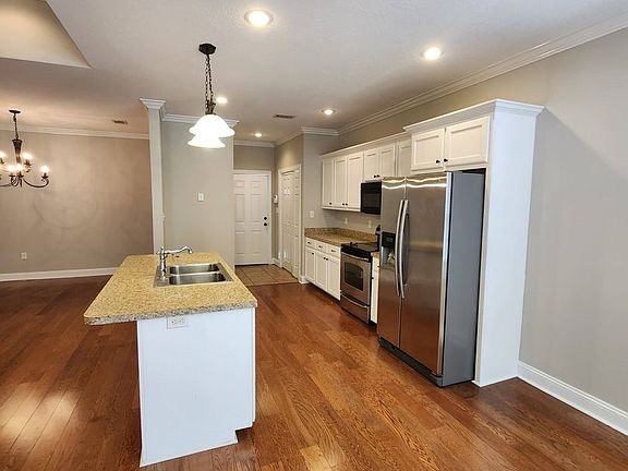 3rd image of 3835 Napa Dr