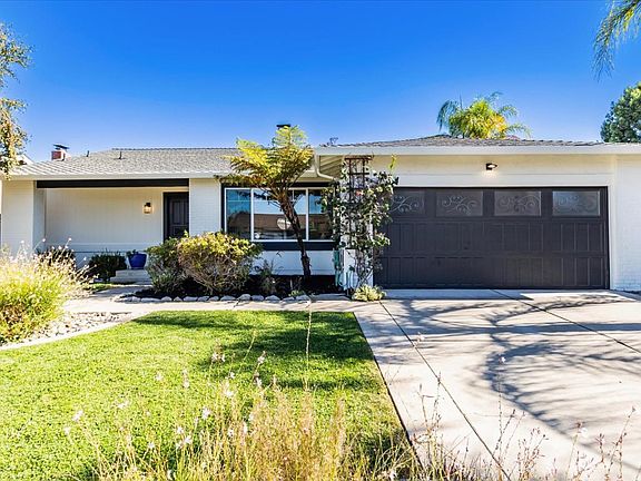 2nd image of 4736 Calle De Lucia