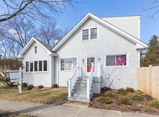 401 Lyon Ave, Wheaton, IL 60187