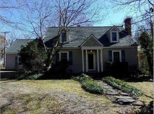 102 Atkinson Ave, Farmville, VA 23901