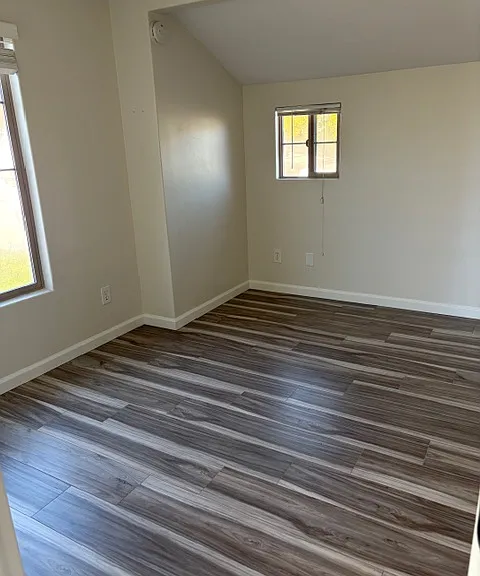 922 E Ortega St — Photo 7