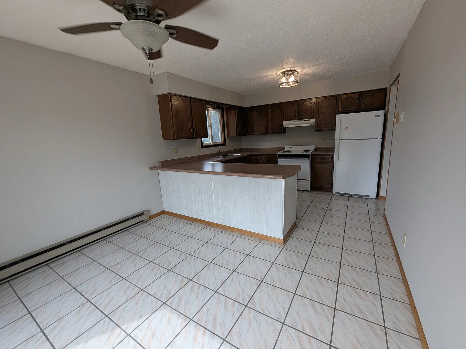 2 bed, $1,300 — Photo 4