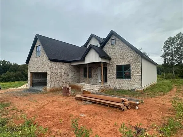 444 Lenalan Dr, Lexington, NC 27295