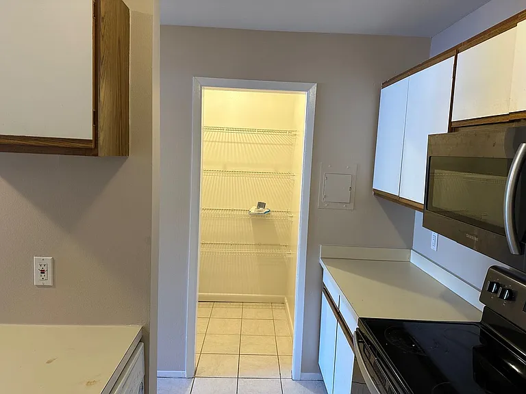 8729 Candlewood Trl — Photo 16