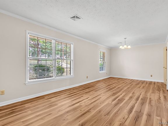 2nd image of 324 Davors Dr