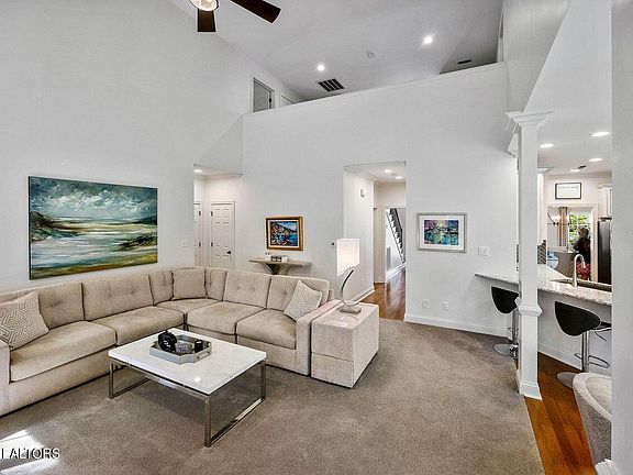 3rd image of 1127 Highgrove Garden Way